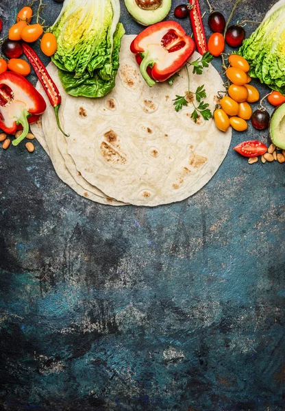 Varias verduras orgánicas frescas — Foto de Stock