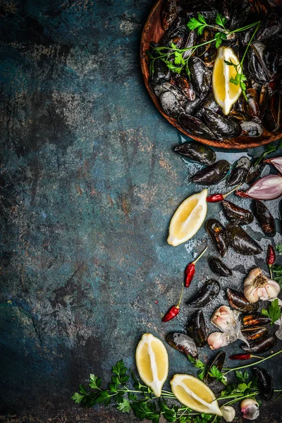 新鮮なムール貝料理の食材 — ストック写真