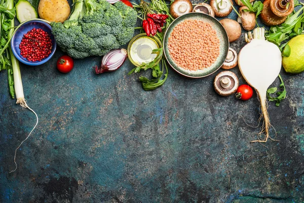 Legumes e ingredientes frescos — Fotografia de Stock