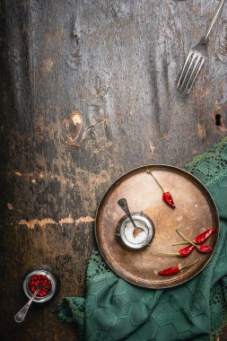 Rustik gıda plaka ve baharat ile