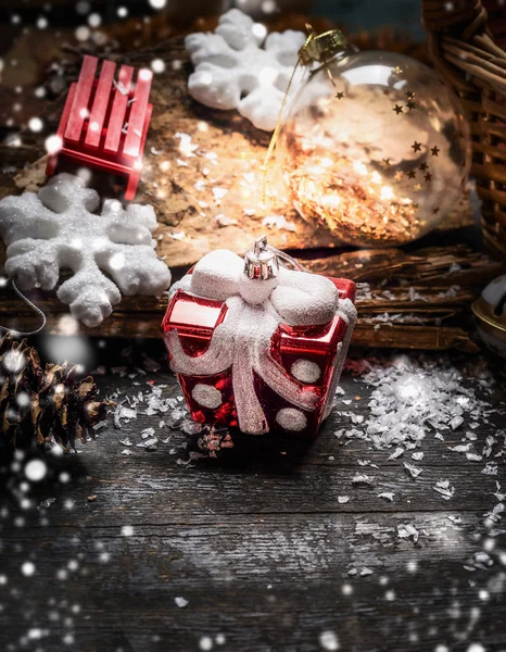 Juguetes de Navidad en forma de regalo —  Fotos de Stock