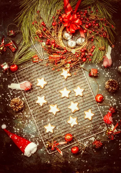 Cartão de Natal com biscoitos estrela — Fotografia de Stock