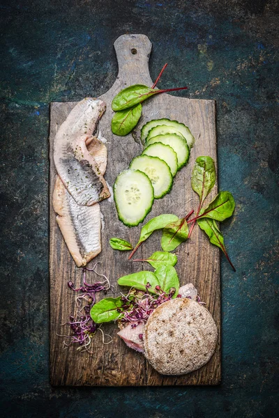 Healthy fish sandwich — Stock Photo, Image