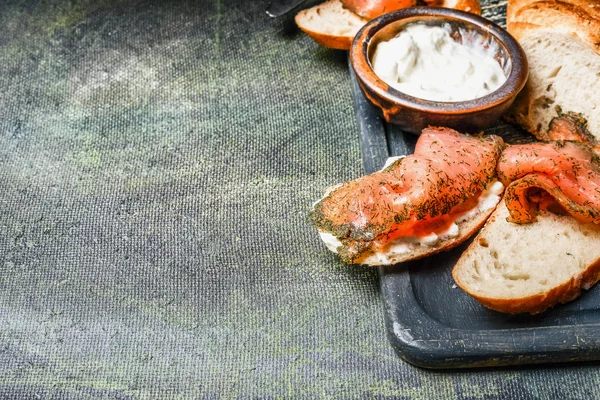 Baguette with salmon and ricotta — Stock Photo, Image