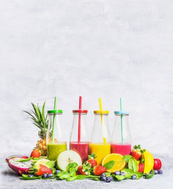 Meyve malzemelerle smoothies