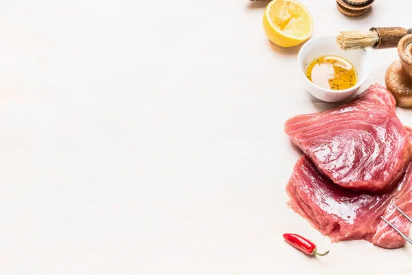 Bistecche di tonno marinate — Foto Stock