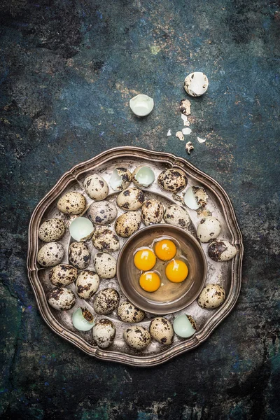 Quail eggs prepared for cooking — Stock Photo, Image