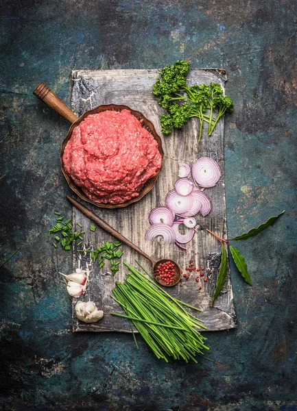 Carne picada na frigideira — Fotografia de Stock