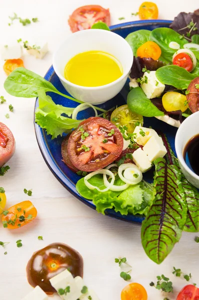 Ensalada de tomates multicolor —  Fotos de Stock