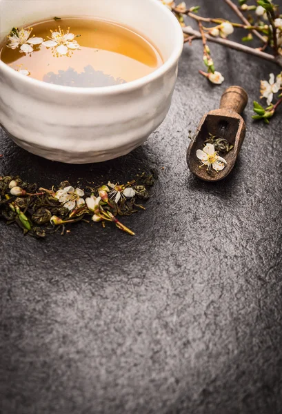 Xícara de chá de cereja verde — Fotografia de Stock