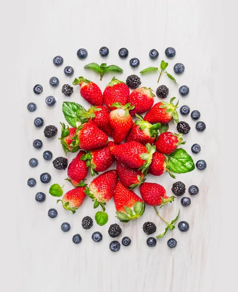 Frutas de verão diferentes — Fotografia de Stock