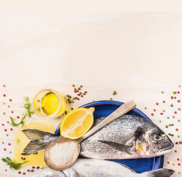 Roher Dorado-Fisch — Stockfoto