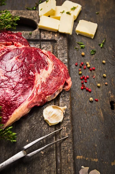 Rohes Rindfleisch — Stockfoto