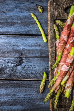 Taze genç kuşkonmaz