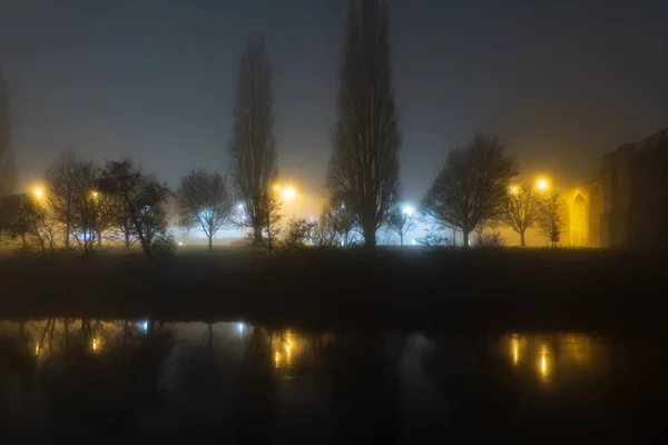 Street Lights Reflected River Foggy Winters Night Worcester — Stock Photo, Image
