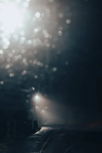 Looking Car Window Moody Road Night Street Lights Creating Bokeh — Stock Photo, Image