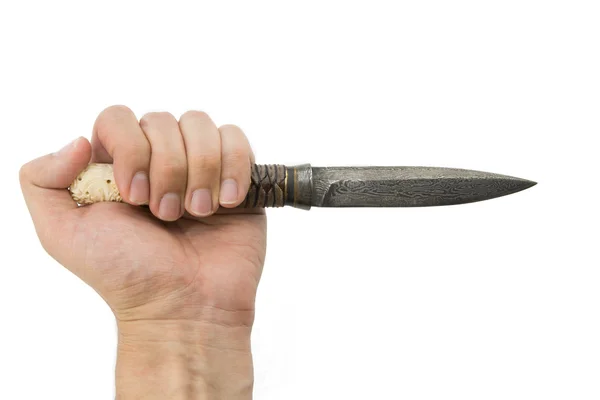 Ręka trzymająca nóż tajski na białym tle — Zdjęcie stockowe