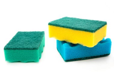 sünger beyaz arkaplan kesiminde izole edildi