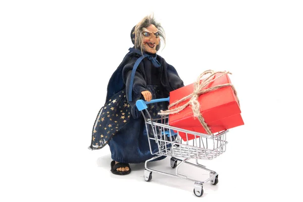 La befana, beyaz bayram için geleneksel cadı kostümü.