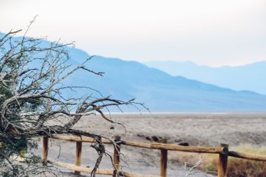 Ölüm Vadisi Milli Parkı, ABD - 2011 yaklaşık: tepeler ve dağlar, alacakaranlık, Nevada, ABD Yaz 2011 yaklaşık Ölüm Vadisi Milli Parkı.
