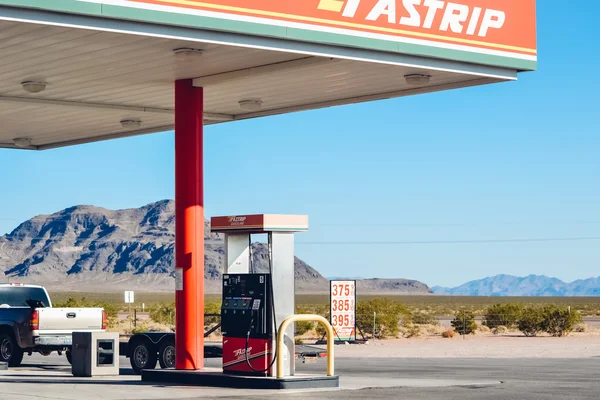 Death Valley National Park, Verenigde Staten - Circa 2011: benzinestation in de Death Valley National Park, Nevada, Usa circa zomer 2011. — Stockfoto