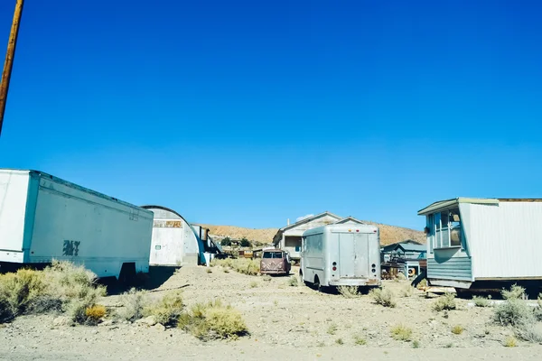 NEVADA, EE.UU. - CIRCA 2011: pequeña ciudad del condado vacía cerca del Valle de la Muerte, Nevada, EE.UU. hacia el verano de 2011 . —  Fotos de Stock