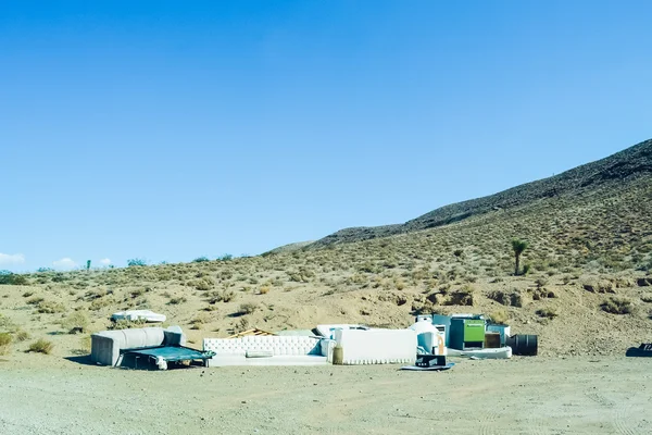 NEVADA, EE.UU. - CIRCA 2011: pequeña ciudad del condado vacía cerca del Valle de la Muerte, Nevada, EE.UU. hacia el verano de 2011 . —  Fotos de Stock