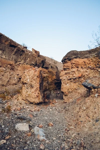 Ölüm Vadisi Milli Parkı, ABD - 2011 yaklaşık: tepeler ve dağlar Ölüm Vadisi Milli Parkı, Nevada, ABD yaklaşık Yaz 2011. — Stok fotoğraf