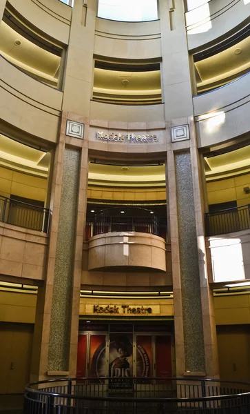 LOS ANGELES - CIRCA 2011: dentro do Kodak Theatre (agora Dolby Theatre) em Los Angeles, Califórnia, EUA por volta do verão de 2011 . — Fotografia de Stock