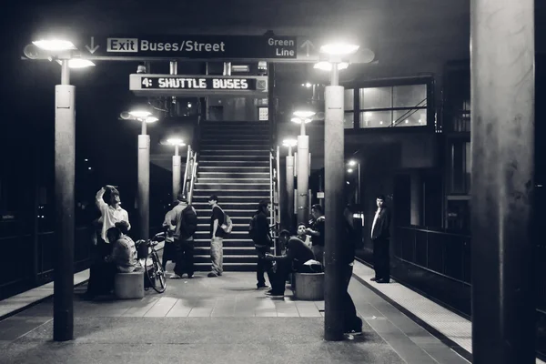 Los Angeles - cca 2011: stanice metra v Los Angeles v noční době, Kalifornie, Usa cca léto 2011. — Stock fotografie