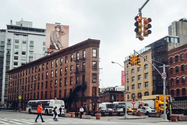 NEW YORK - CIRCA 2014: Street and architecture in downtown Manhattan in New York City, NY, USA circa estate 2014 . — Foto Stock