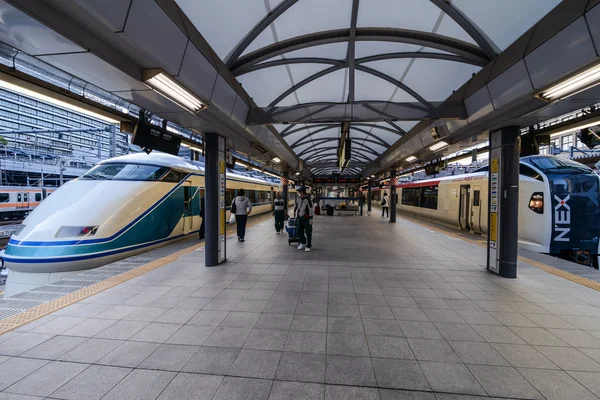 Plataforma de trem em Tóquio, Japão — Fotografia de Stock