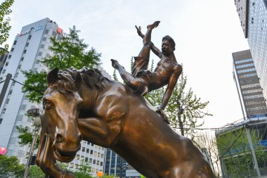 Seul'de bir bronz anıt