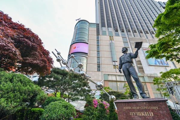 Un monument à Pouchkine dans le centre de Séoul — Photo