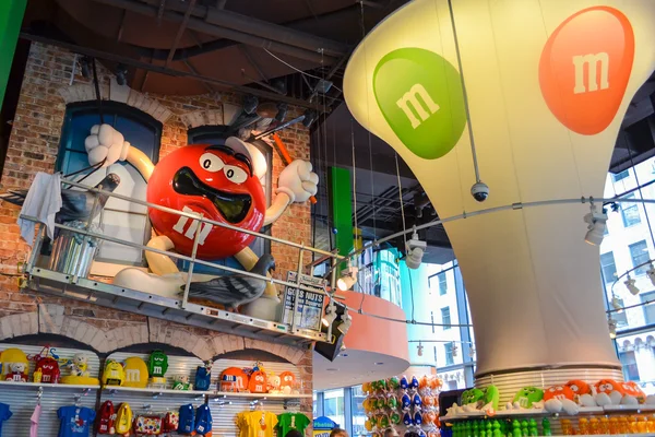 NEW YORK - CIRCA 2011 - indoors decorations inside the M and M World on a Times Square New York — Stock Photo, Image