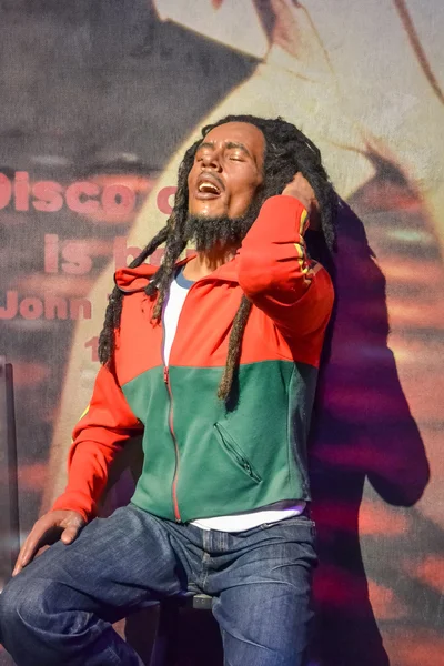 NEW YORK, CIRCA 2011 - Bob Marley's wax figure in Madame Tussaud's museum in New York 图库图片
