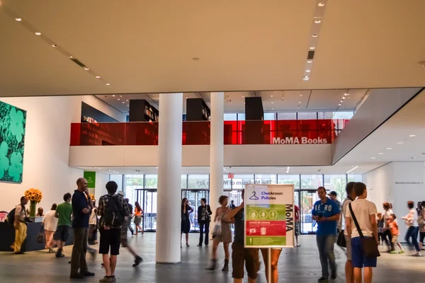 New York, ABD - Haziran 2011 yaklaşık: içinde Moma Modern Sanat Müzesi New York yaklaşık Haziran 2011.