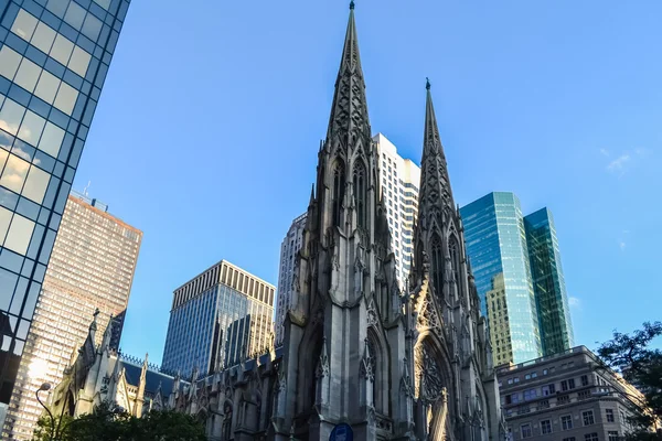 NOVA IORQUE, EUA - CIRCA 2011: vista da Catedral de São Patrício em Nova York . — Fotografia de Stock