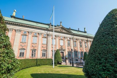 Stockholm, İsveç - Temmuz 2014 yaklaşık: bir güzel eski binanın-Stokholm, İsveç Temmuz 2014 yaklaşık Gamla Stan mahallede cephe.