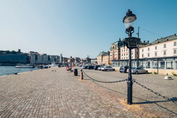 STOCKHOLM, SUÉCIA - CIRCA JULHO 2014: Embankment in Stockholm, Sweden circa July 2014 . — Fotografia de Stock