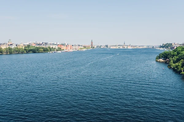 STOCKHOLM, SWEDEN - CIRCA JULY 2014: view of a river with boats in Stockholm, Sweden circa July 2014. — 图库照片