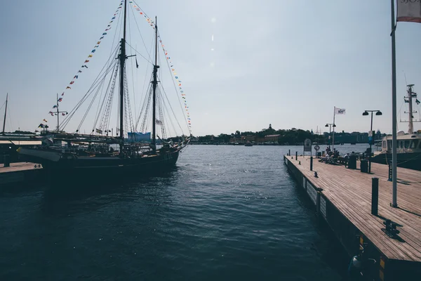 STOCKHOLM, SWEDEN - CIRCA JULY 2014: ships and boats in the harbor in Stockholm, Sweden circa July 2014. — Stock Photo, Image