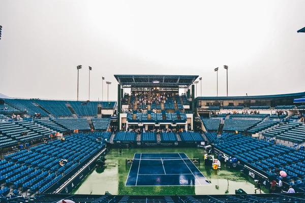 Cincinnati, Oh - 2011 yaklaşık: ani yağmur Lindner aile Tenis Merkezi Yaz 2011 Cincinnati, Oh, ABD Western & Güney açık turnuva finalde.