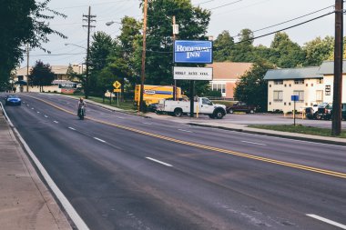 Fort Mitchell, Kentucky - 2011 yaklaşık: boş otoyol gündüz, Fort Mitchell, Ky, ABD yaklaşık Yaz 2011.