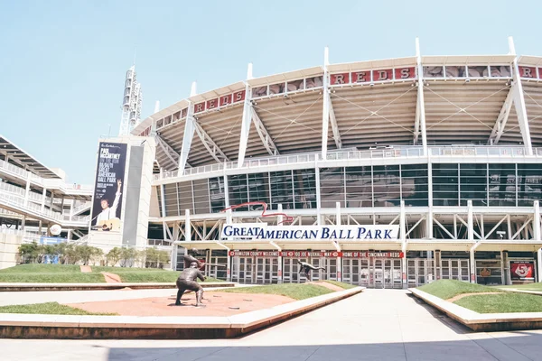 CINCINNATI, OH - CIRCA 2011: estadio de béisbol en Cincinnati, OH, USA en el verano de 2011 . — Foto de Stock