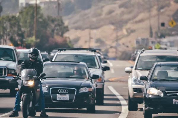 MALIBU, CA - CIRCA 2011: Pacific coast highway on a sunny day in California, USA in summer 2011. — 스톡 사진