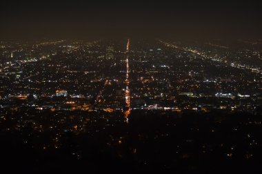 Los Angeles, Ca - 2011 yaklaşık: gece, Ca, ABD yaklaşık Yaz 2011 Los Angeles şehir havadan görünümü.