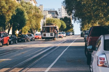 San Francisco, Ca - 2011 yaklaşık: ünlü eski tramvay şehir San Francisco, Ca, ABD Yaz 2011 yaklaşık merkezinden de yol.