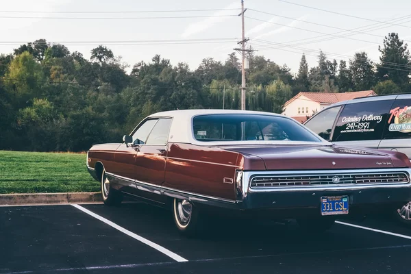 NORTHERN CALIFORNIA, USA - CIRCA 2011: beautiful retro car on the parking in Northern California, USA circa summer 2011. — Zdjęcie stockowe