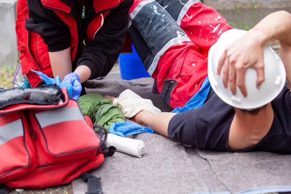 Eerste Hulp Ongeval Bouwplaats Handletsel Werkplek Stockfoto